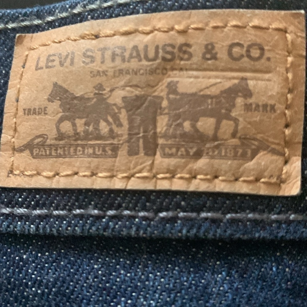 Levi’s 515 Women’s Size 4 S/C Dark Wash Studded Stretch Jeans - Picture 7 of 7